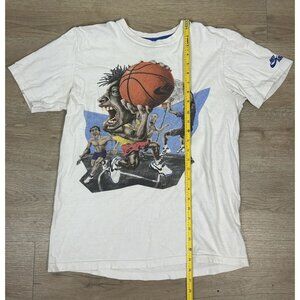 Nike VTG Street Ball Art Graphic Basketball T-Shirt White Size M
